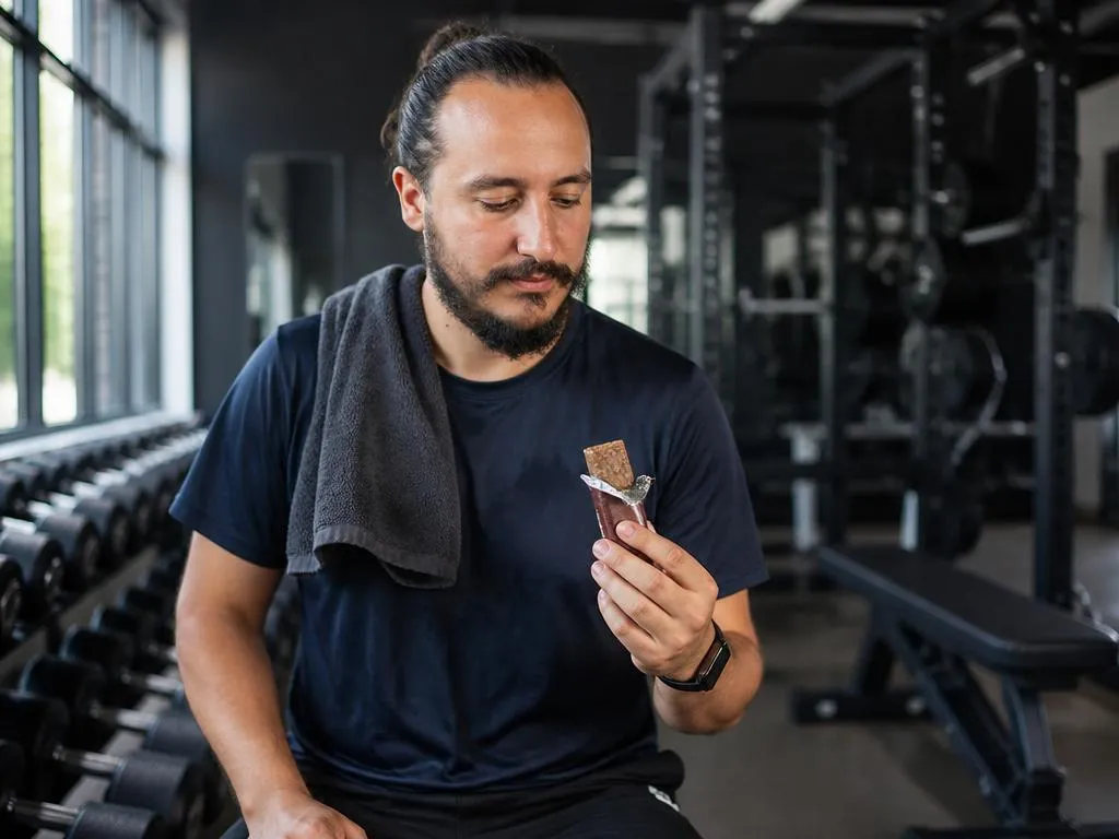 Proteinriegel für den Muskelaufbau: Die Wahrheit über Inhaltsstoffe